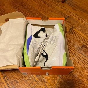 Boys Nike Kyrie Flytrap II, size 2